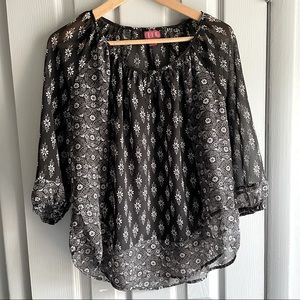 Cropped-Sleeve Sheer Elle Boho Shirt M